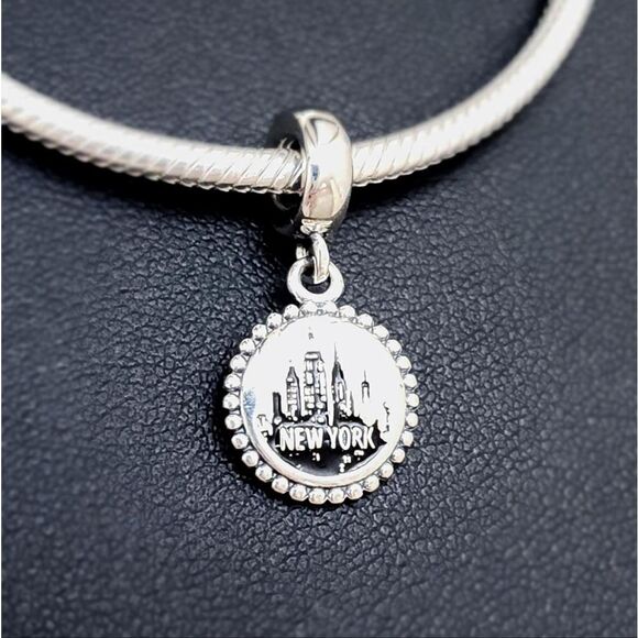 Pandora New York City Travel Dangle Charm - Picture 2 of 5